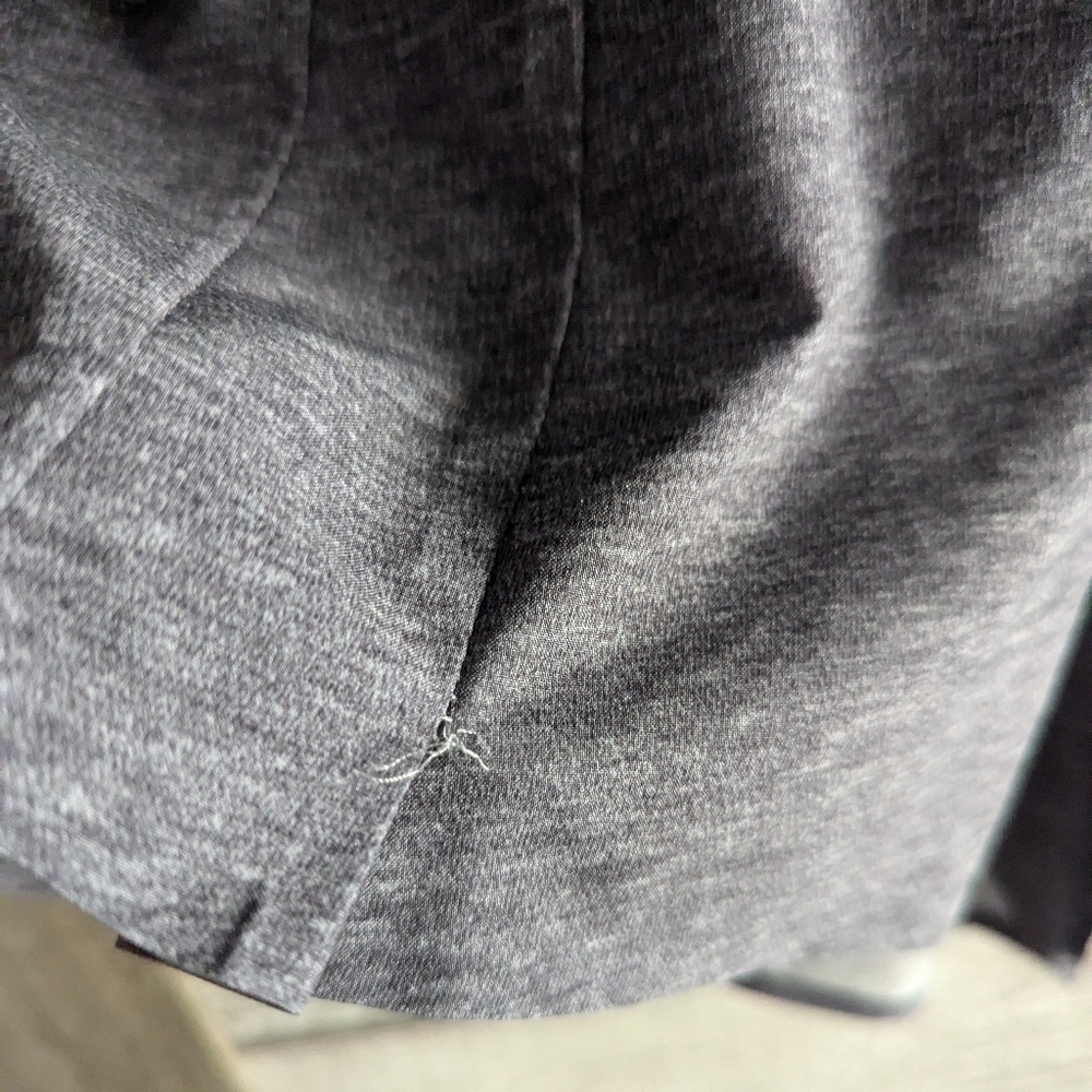Lululemon Grey Go Endeavor Pleated Short - Picture 5 of 5